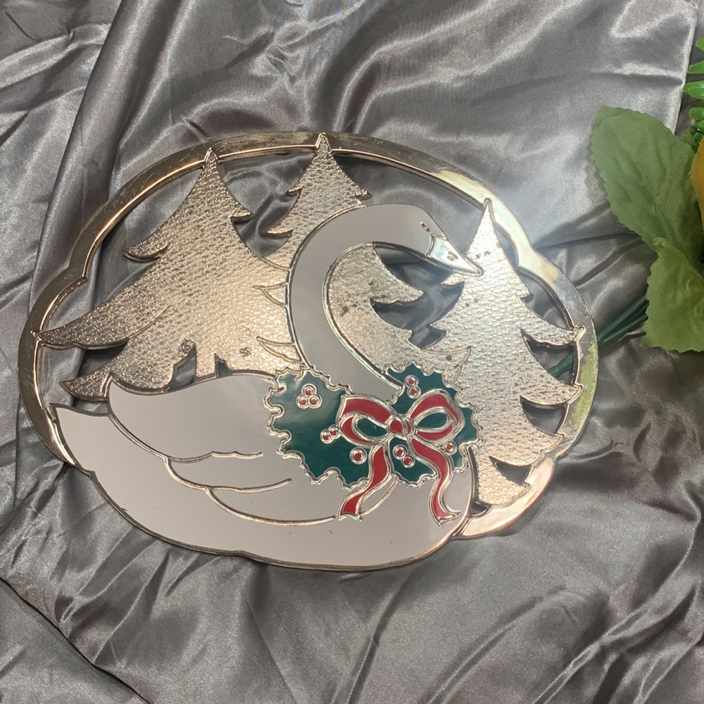 🌹 Vintage 1987 “Holiday Collections” Swan Trivet Silver Plate With Enamel